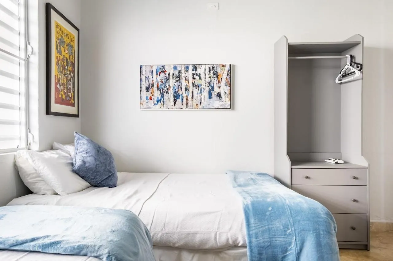 Апартаменты Prime Location At Condado Beach 4Br 3 Ba - Apt 1 & 4 Сан-Хуан