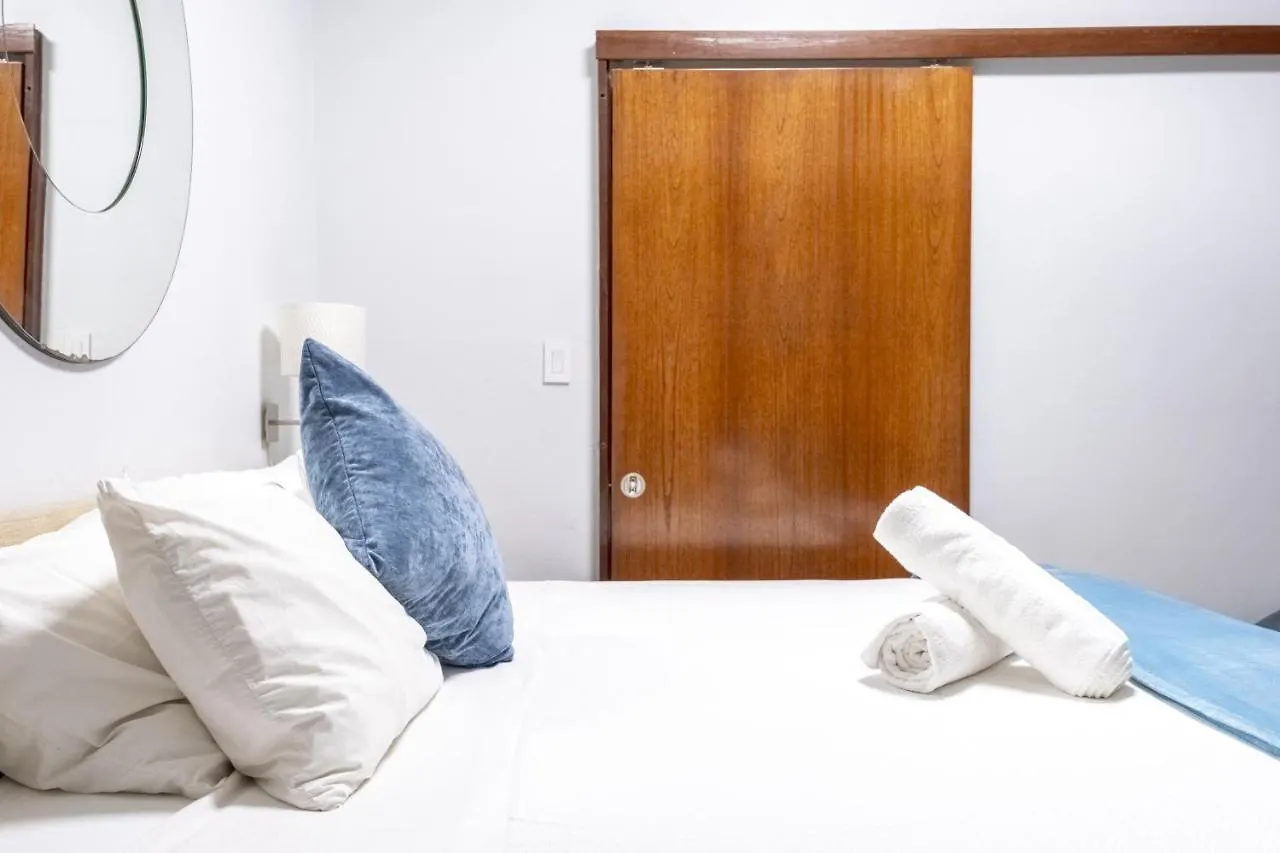 Prime Location At Condado Beach 4Br 3 Ba - Apt 1 & 4 Сан-Хуан